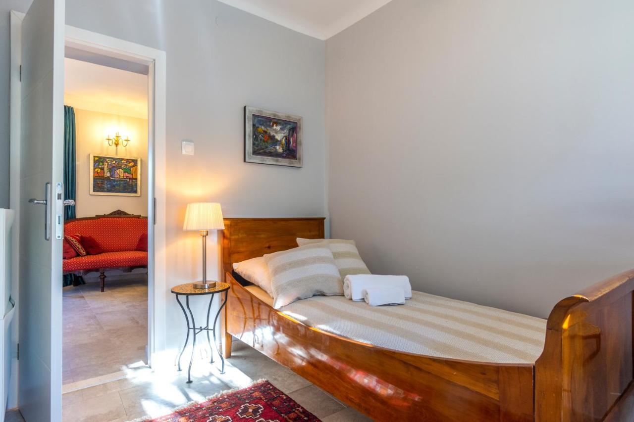 The Three Flowers Pool House Trogir Exterior photo